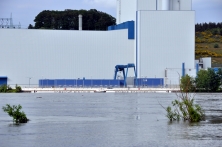 AKW Krümmel am 10. Juni 2013, von Tespe aus gesehen