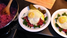 Labskaus, angerichtet