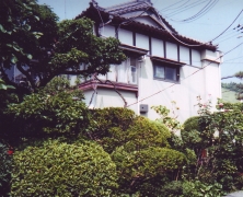 Haus der Familie Suzuki vor dem Tsunami. (C) Hidefumi Suzuki Haus der Familie Suzuki vor dem Tsunami. (C) Hidefumi Suzuki
